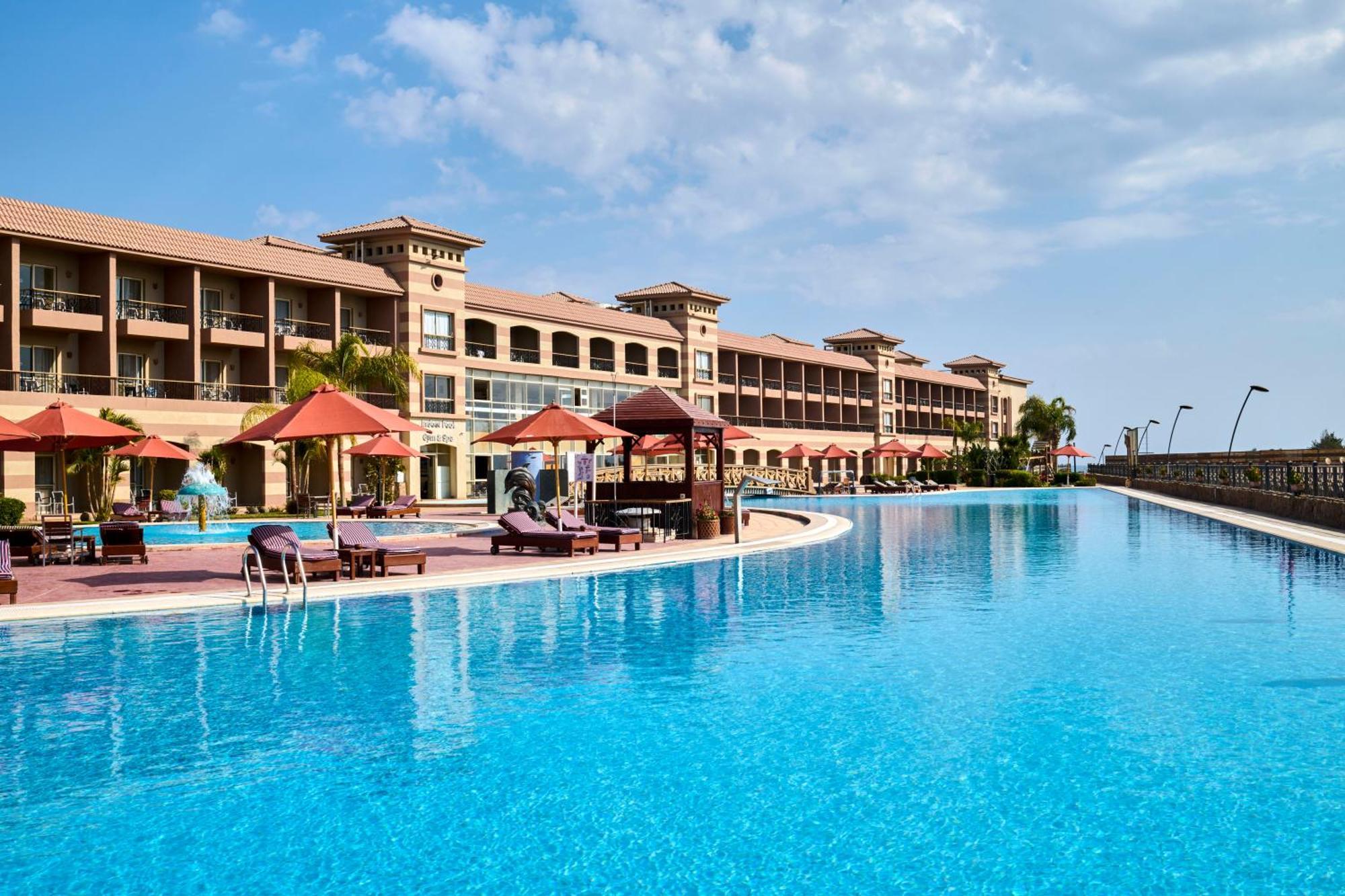 Coral Sea Beach And Aqua Park Ain Sukhna Exteriör bild