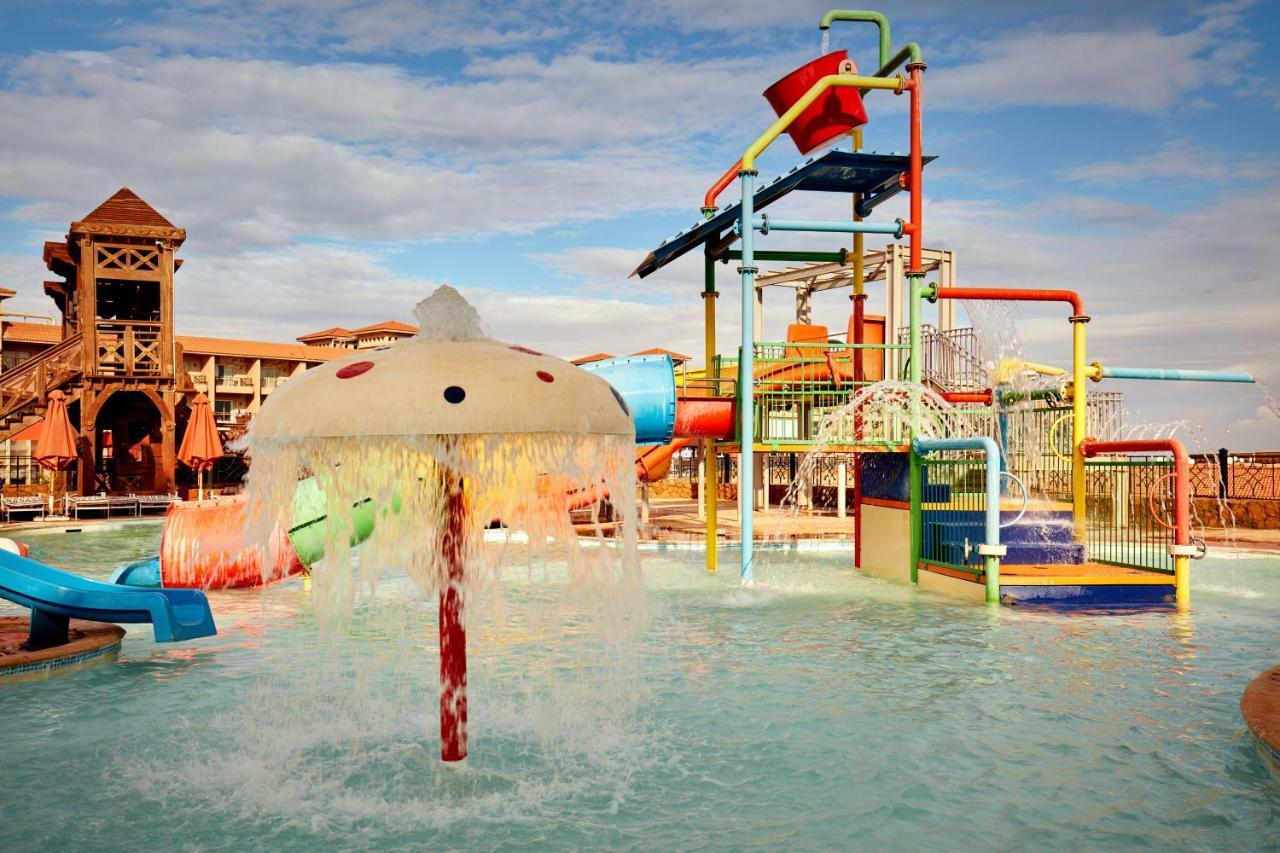 Coral Sea Beach And Aqua Park Ain Sukhna Exteriör bild